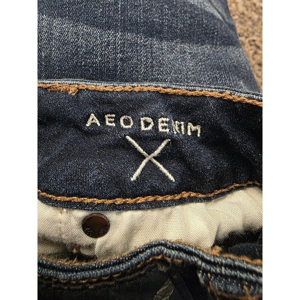 American Eagle Super Stretch Distressed Cut Off Jean Shorts Women's Size 4 - Picture 4 of 5